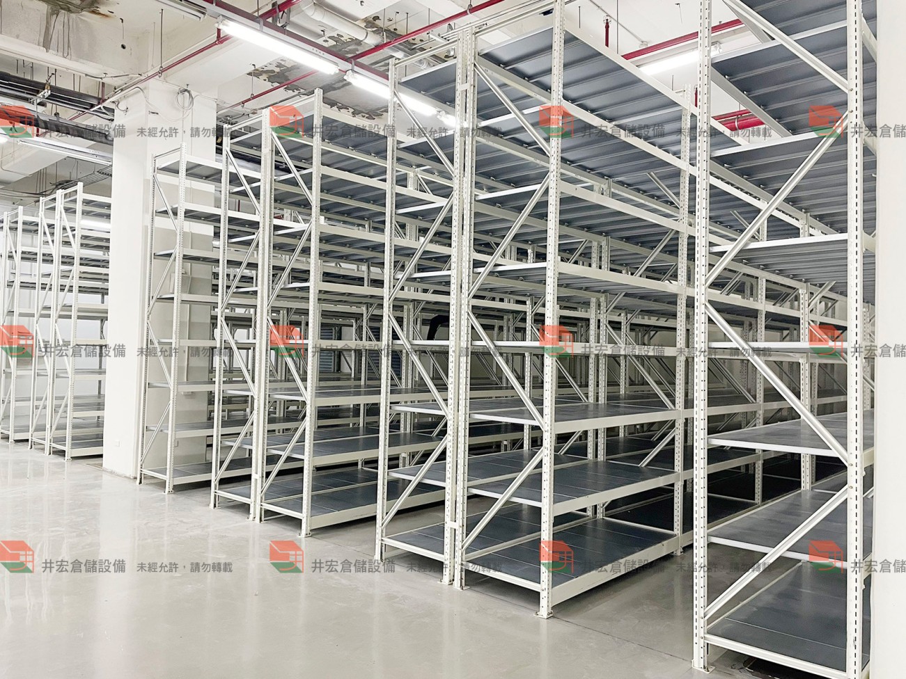 網購流行服飾品牌|M50 中重型料架